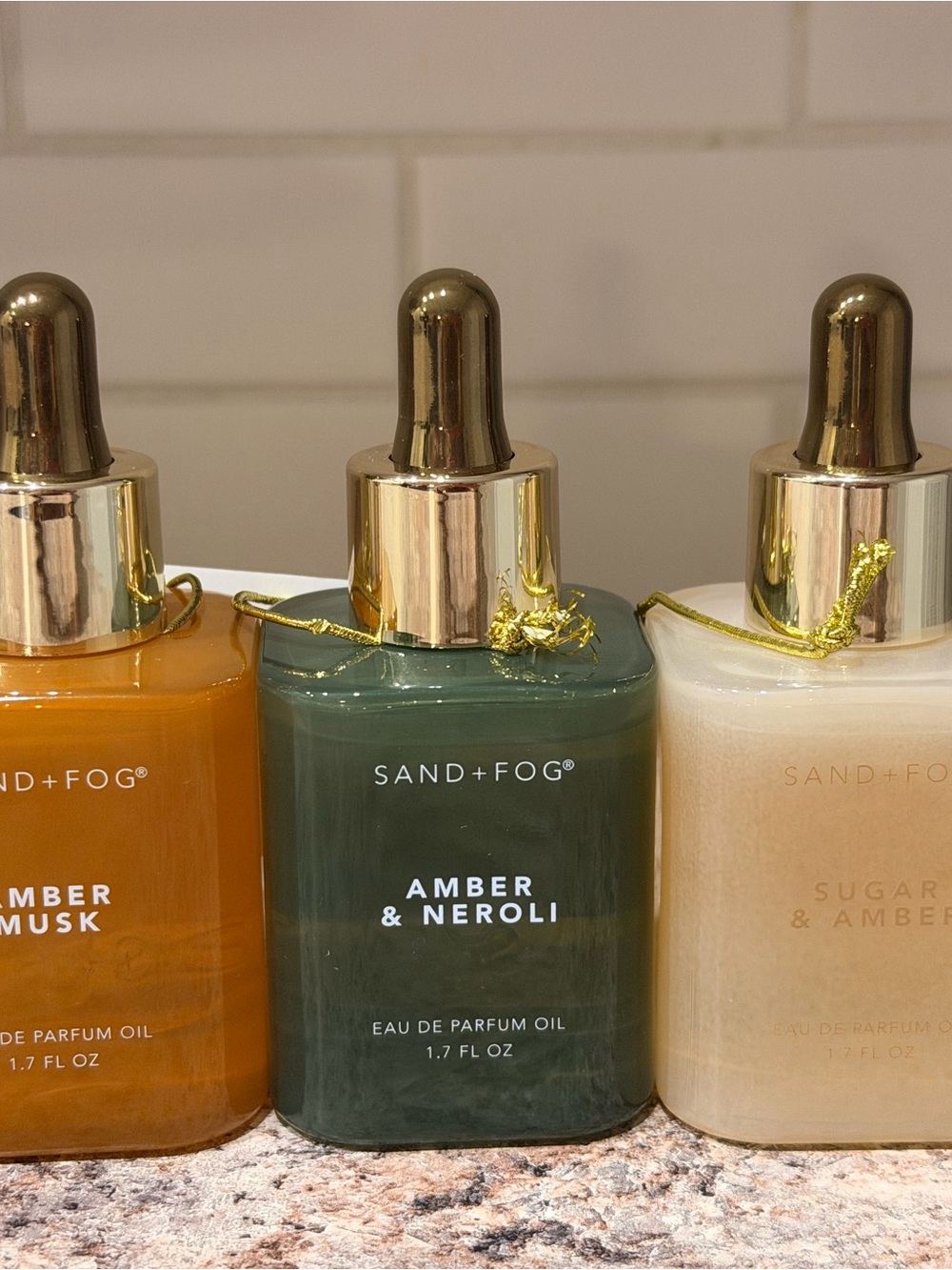 SAND+FOG Amber & Neroli Body Oil – Deep Green